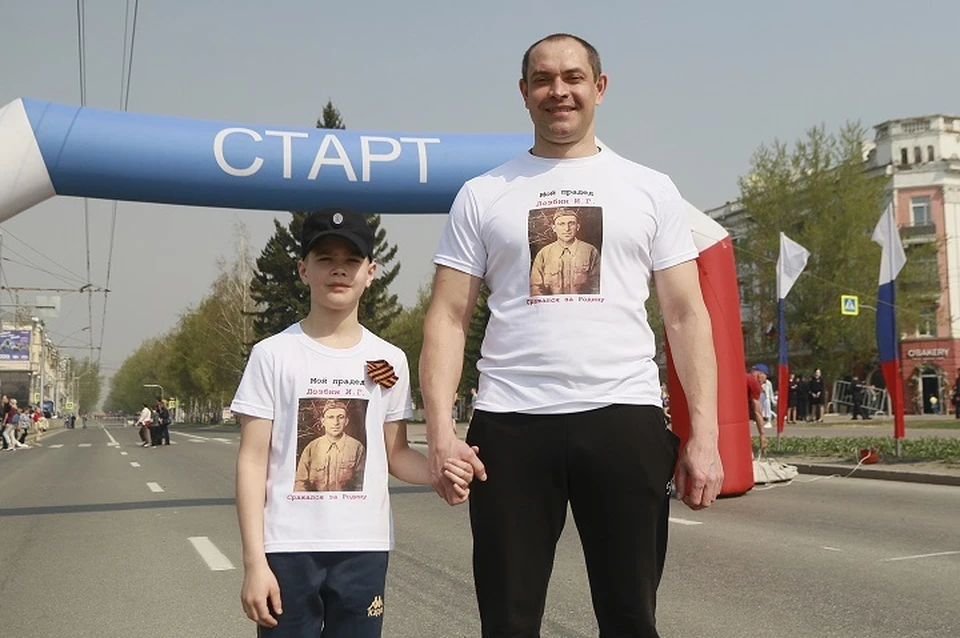 Портреты героев можно напечатать на футболках.