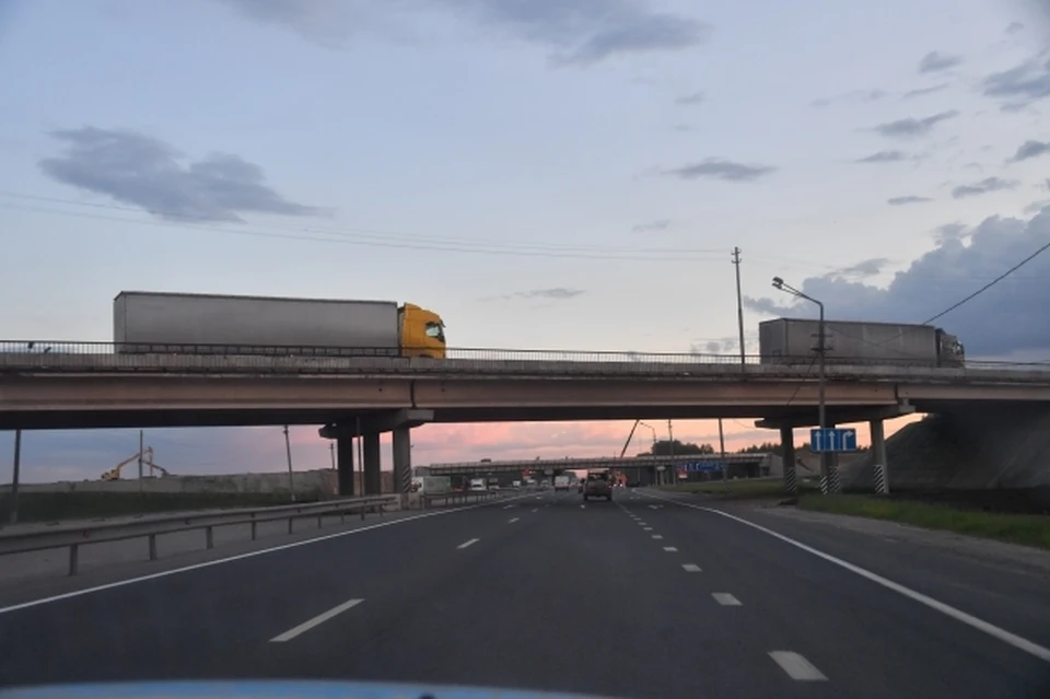 Движение грузовиков ограничили на двух трассах в Хабаровском крае