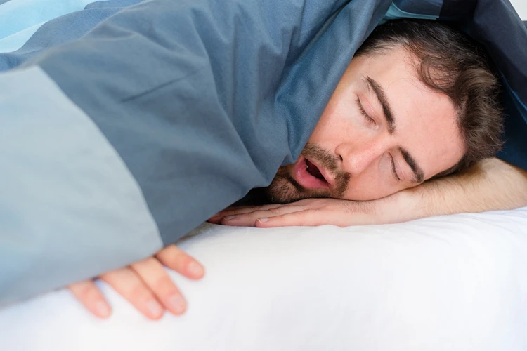 Неправильное дыхание во сне грозит смертельными болезнями: как выявить и вылечить апноэ