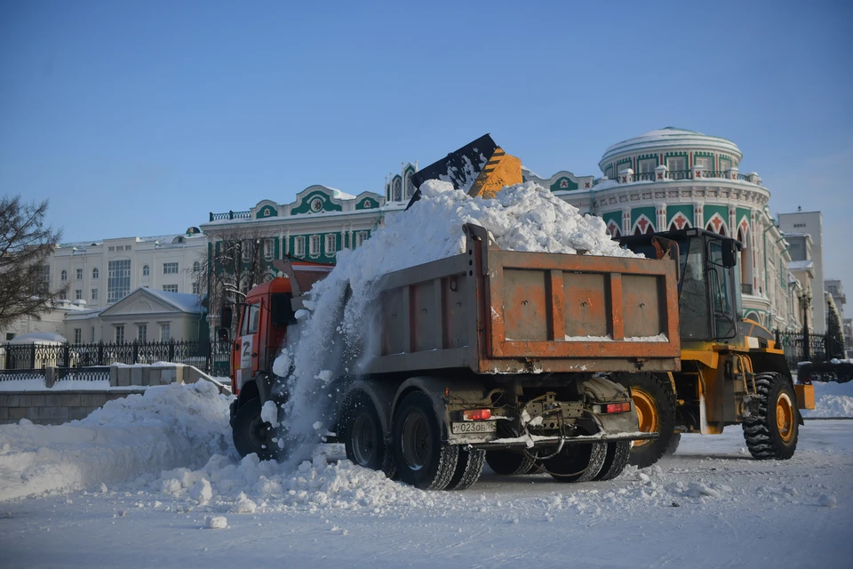 Дорожные работники Екатеринбурга готовятся к возвращению непогоды