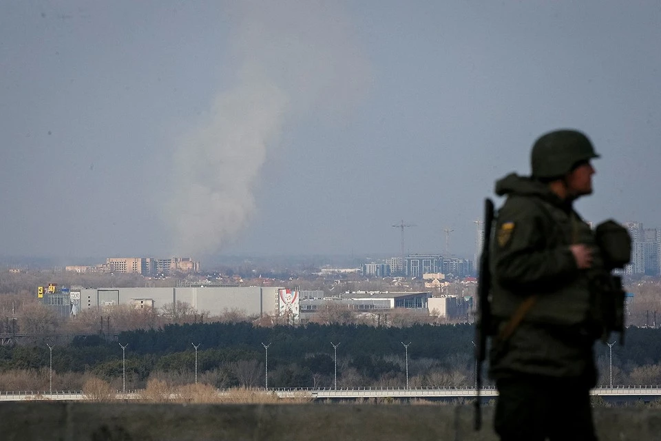 Пять человек пострадали при ударе ВСУ по нефтебазе в Луганске