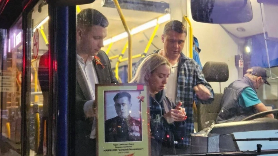 В рамках проведения акции по дорогам города курсировали 200 автобусов с портретами участников Великой Отечественной войны