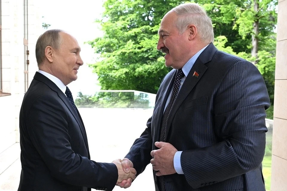 Лукашенко прибыл на встречу с Путиным в Кремль с букетом роз Фото: пресс-служба Кремля