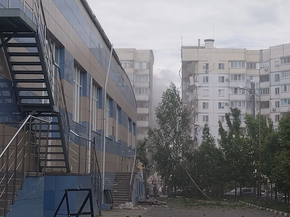 Жилой дом в Белгороде повредили фрагменты одной из сбитых ракет ТРК «Точка-У».