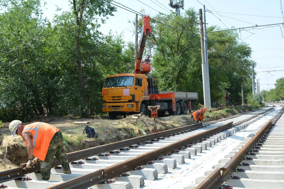 Рельсы и шпалы будут менять до въезда в тоннель метротрама.
