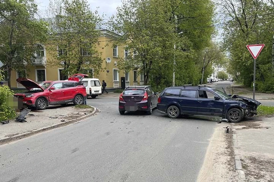 Водитель "Фольксвагена" пострадал в ДТП в Твери Фото: отдел ГИБДД УМВД России по г. Твери