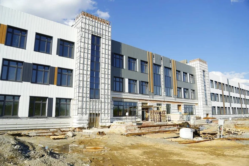 В Челябинской области сегодня уже строятся восемь школ. Фото: пресс-служба губернатора.