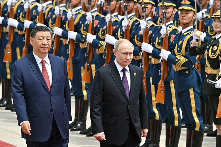 Названы шесть главных сигналов, которые Россия и Китай послали миру: Тайные и явные знаки на встрече Путина и Си Цзиньпина