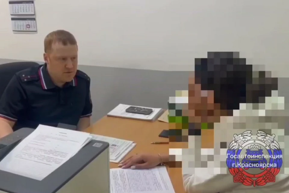 В Красноярске 20-летняя лихачка на BMW 30 раз привлекалась за нарушения ПДД. Стоп-кадр видео