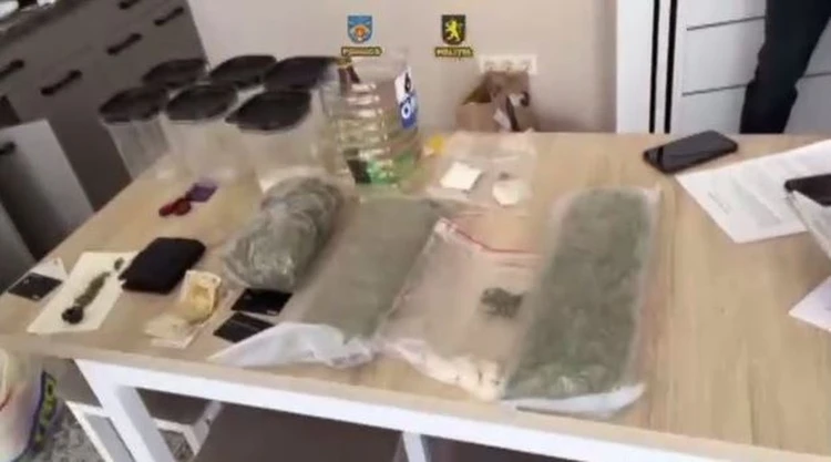 Нашли «хорошую» работу в Молдове: Двое граждан Украины устроились наркокурьерами – в ходе обысков полиция изъяла товара почти на 2 млн. леев