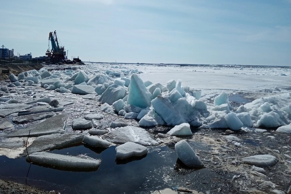 Северный городок Дудинка готовится к вскрытию Енисея