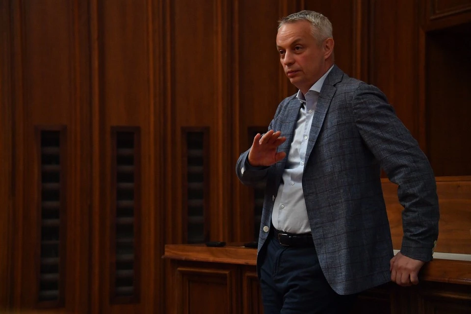 Почти час Олег Ширяев отвечал на вопросы студентов Химического факультета МГУ.