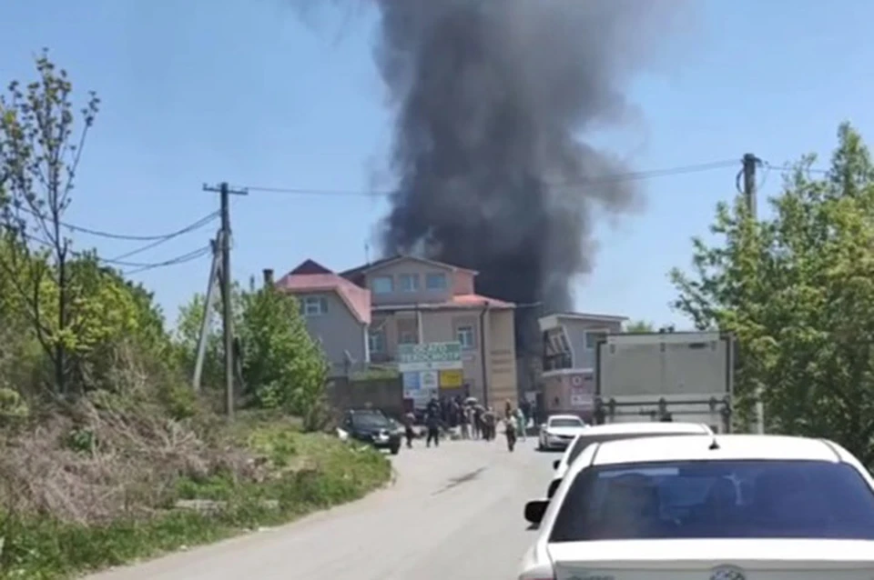 Дым от пожара видно с площади Луговая. Фото: принтскрин видео NBS24.