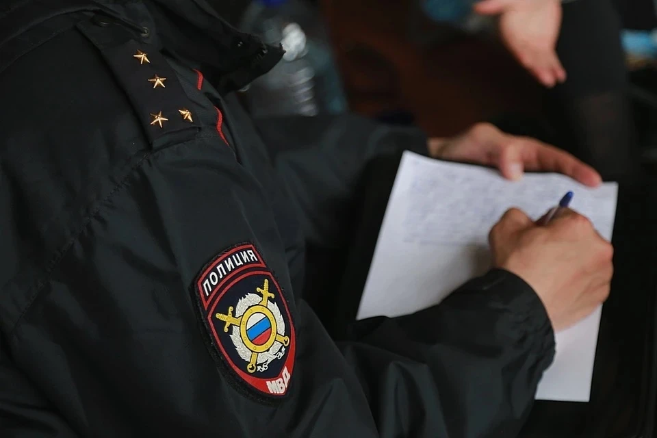 В Москве двое мужчин нашли на скамейке рюкзак с миллионом рублей и оставили себе