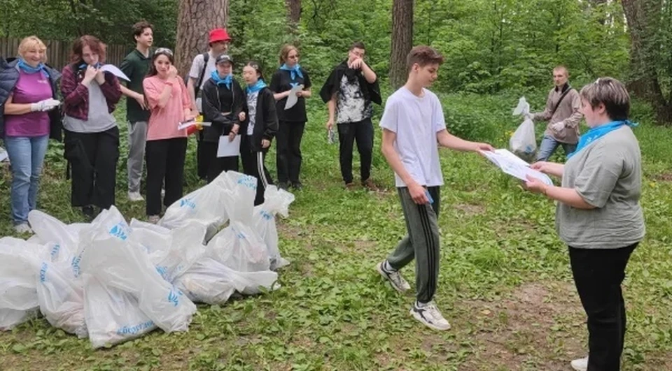 В этот раз школьники собрали 15 мешков мусора