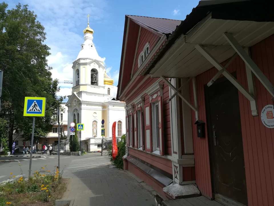 Квартал церкви Трех Святителей - настоящий музей под открытым небом.