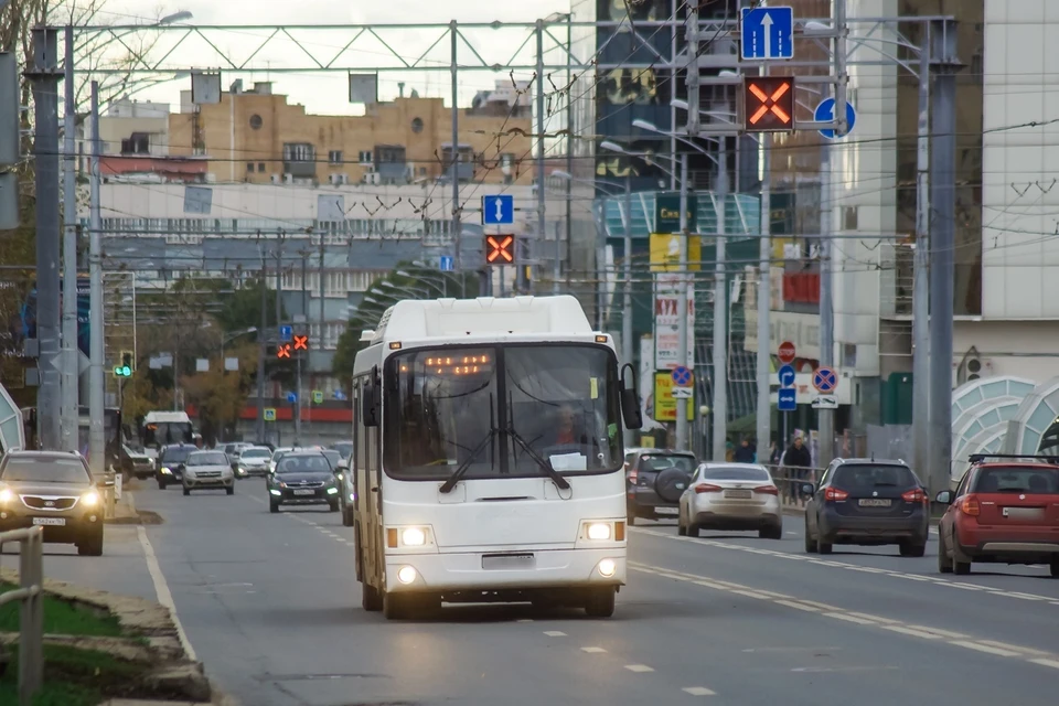 Из-за переименования для нескольких маршрутов автобусов и трамваев скорректируют маршруты