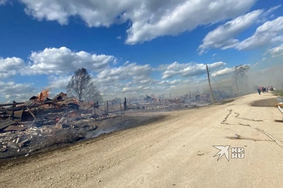 Сильный пожар случился в деревне Березовка в Свердловской области Фото: читатель «КП»
