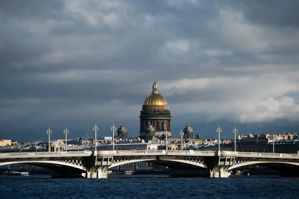 Гроза и град ожидается в Петербурге 30 мая.