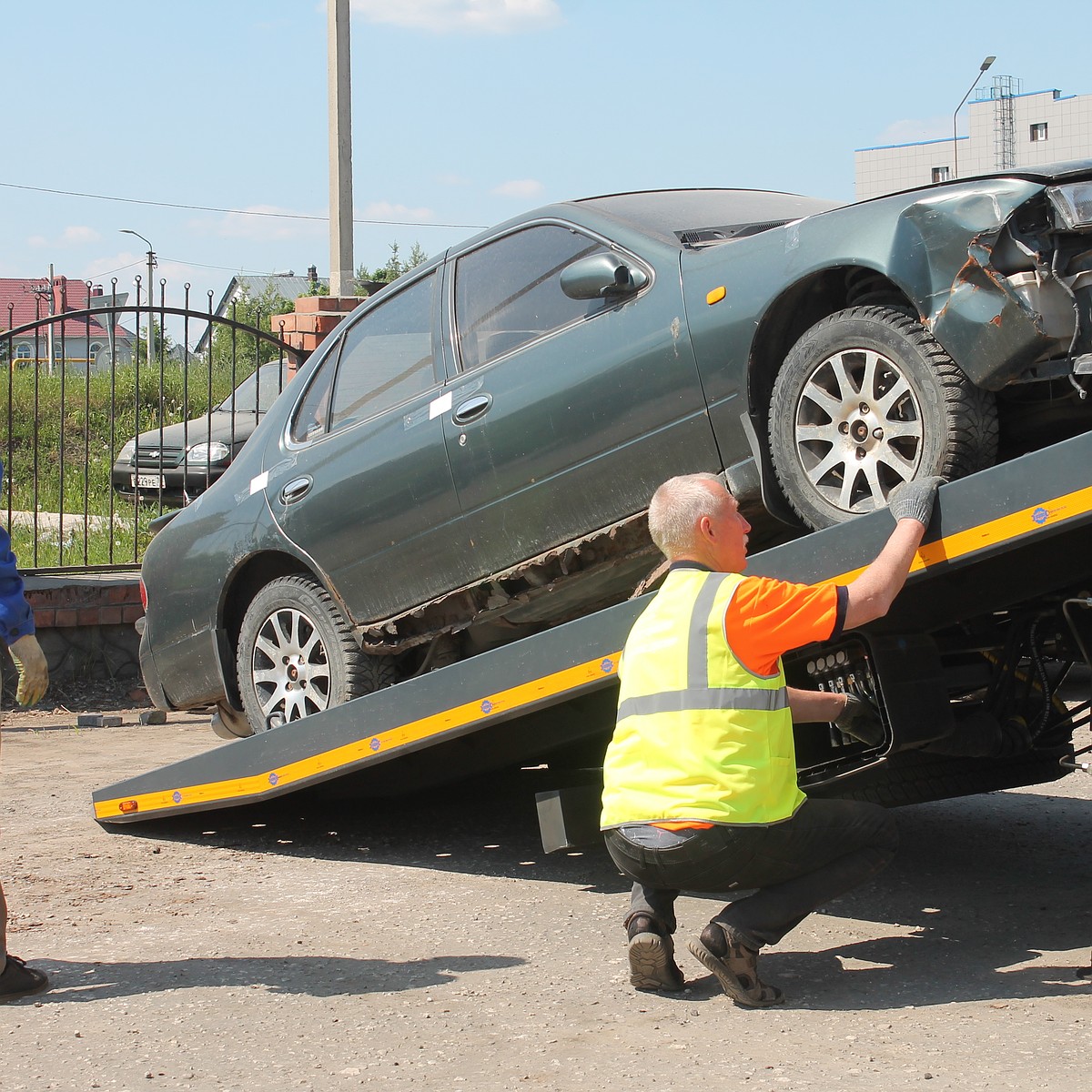 Во Владимире появилась стоянка для брошенных автомобилей - KP.RU