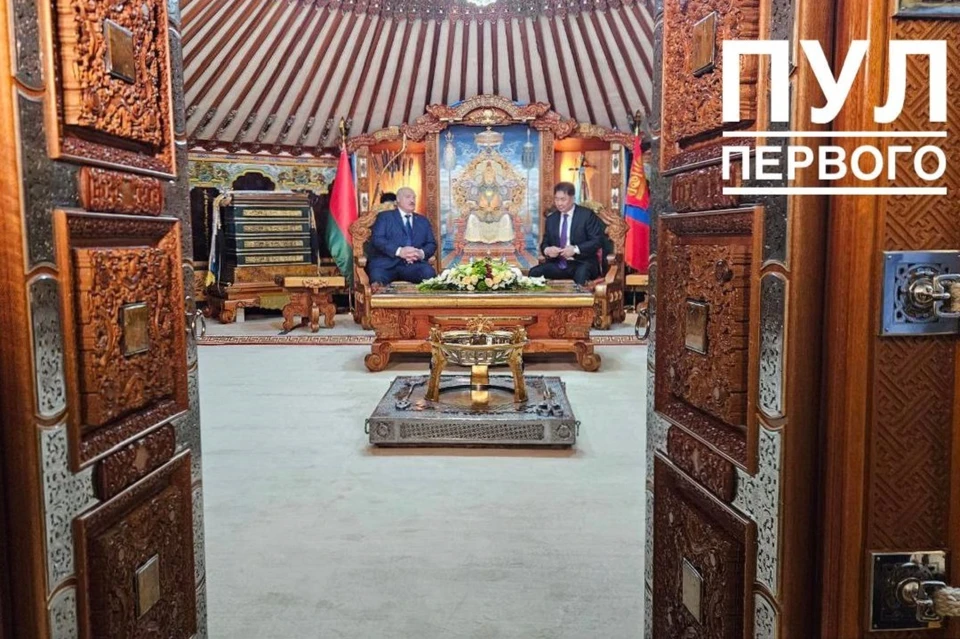 Лукашенко и Хурэлсух провели переговоры в юрте. Фото: телеграм-канал «Пул Первого».