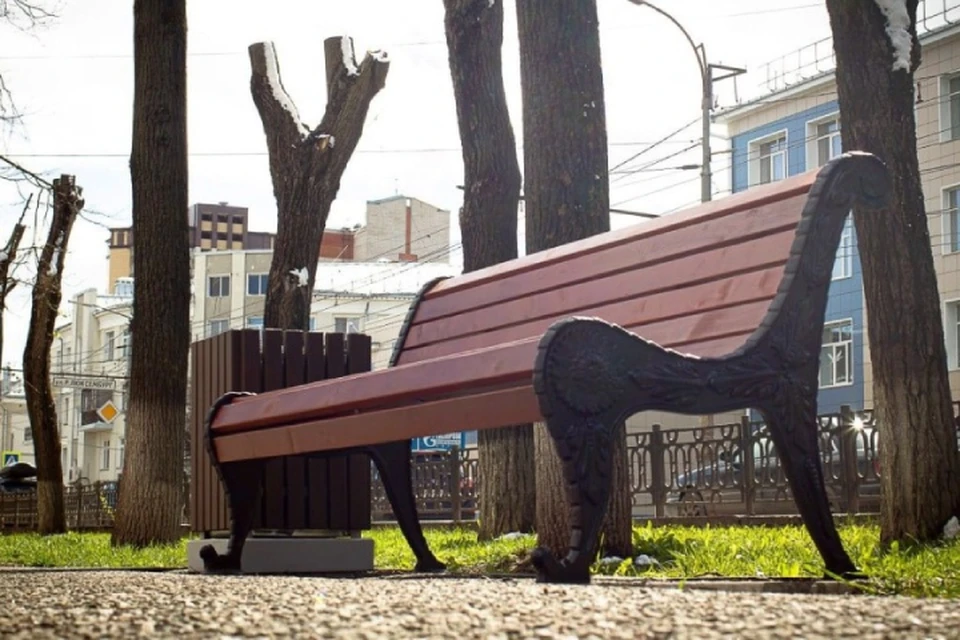 Планируется закупить 36 скамеек и столько же урн. Фото: киров.рф