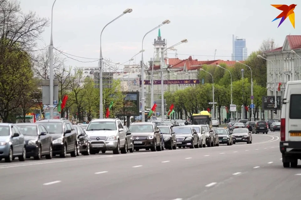 В Беларуси водители должны были ездить с включенным ближним светом фар по 5 июня. Снимок носит иллюстративный характер.