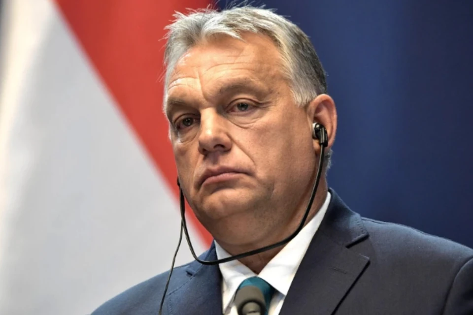 Премьер Орбан назвал оскорбительным решение ЕС запретить вещание российских СМИ