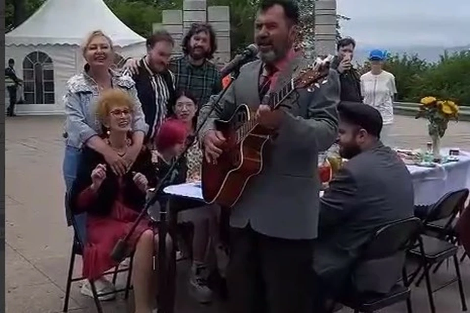 Фото: принтскрин видео hardkorushka.