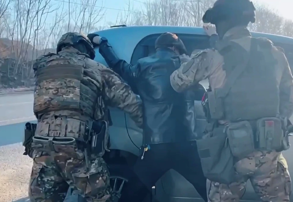 Подозреваемых задержали в разных районах Владивостока. Фото: полиция Приморья