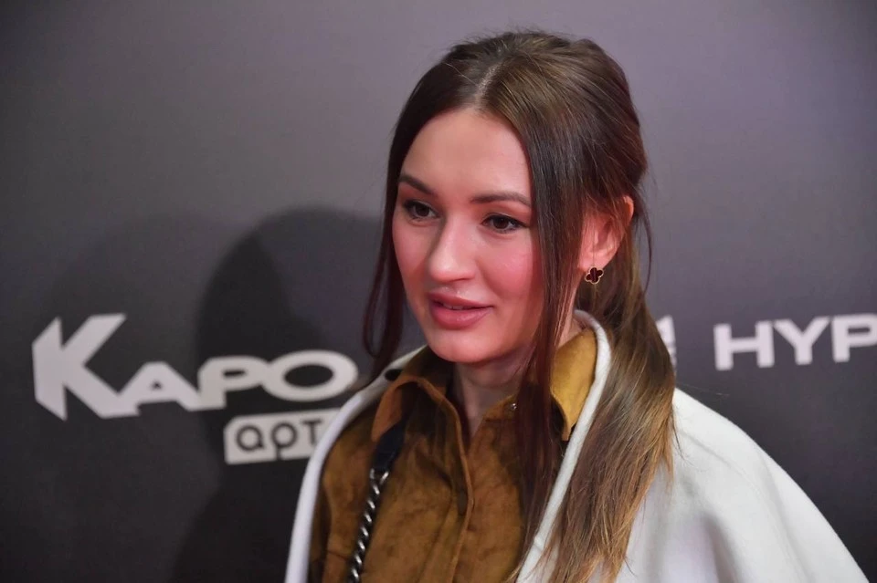 Дочь Александра Серова Мишель заявила, что ее муж и отец прекратили общение