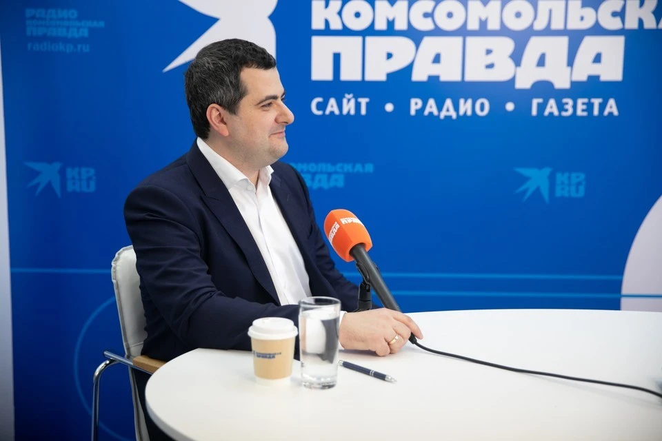 Владислав Овчинский посетил студию КП на ПМЭФ-2024