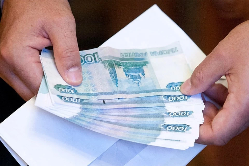 Мужчине пришлось оплатить долги по алиментам.