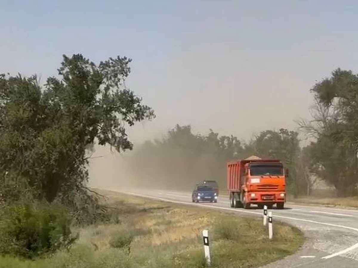 Пыльная буря в Ставропольском крае сегодня - видео, что происходит в  Буденновском округе 21 06 2024 - KP.RU