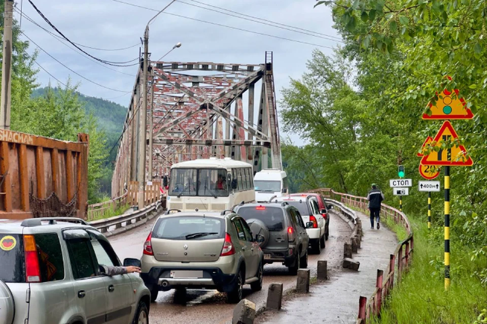 Движение на мосту через реку Лену ограничат в Усть-Куте с 24 июня. Фото: тг-канал мэра Усть-Кутского района Сергея Анисимова.