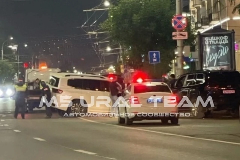 Серьезное ДТП произошло у ТРЦ «Виктория Плаза» в центре Рязани.