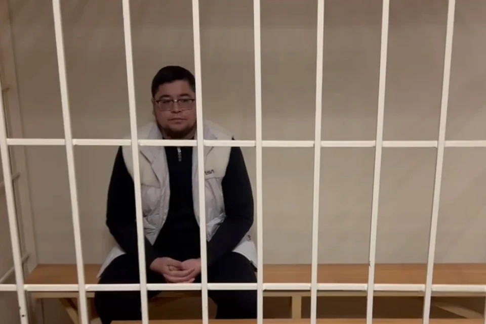 Ранее мужчину осудили из-за поддерльных документов. Фото: принтскрин видео прокуратуры Приморья.