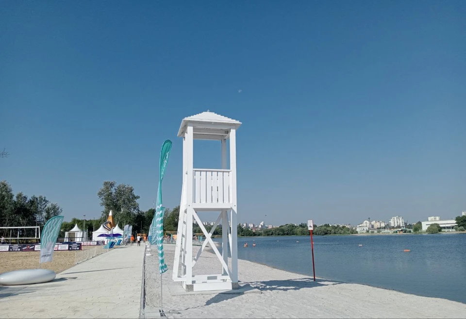 На пляже "Берега" спасли тонущего мальчика.
