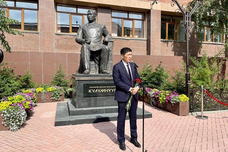 Память писателя Василия Никифорова-Кюлюмнюр почтили в Якутии Фото: сайт правительства Якутии