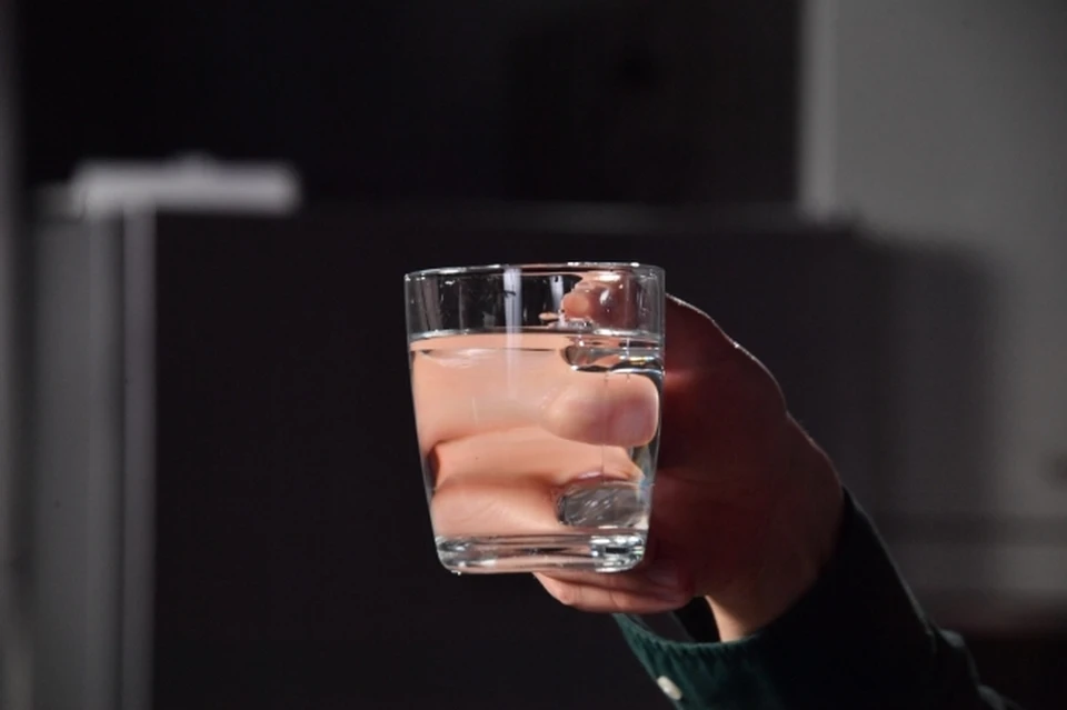 Вода комнатной температуры лучше всего подходит для утоления жажды.