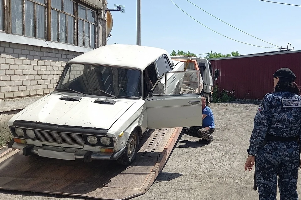 Под Новосибирском приставы отобрали у местного жителя машину за пьяную езду. Фото: ГУФССП России по Новосибирской области.