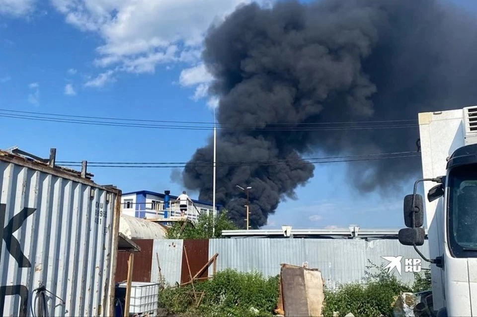 Вечером 3 июля в Березовском произошел масштабный пожар. Фото: читатель «КП»