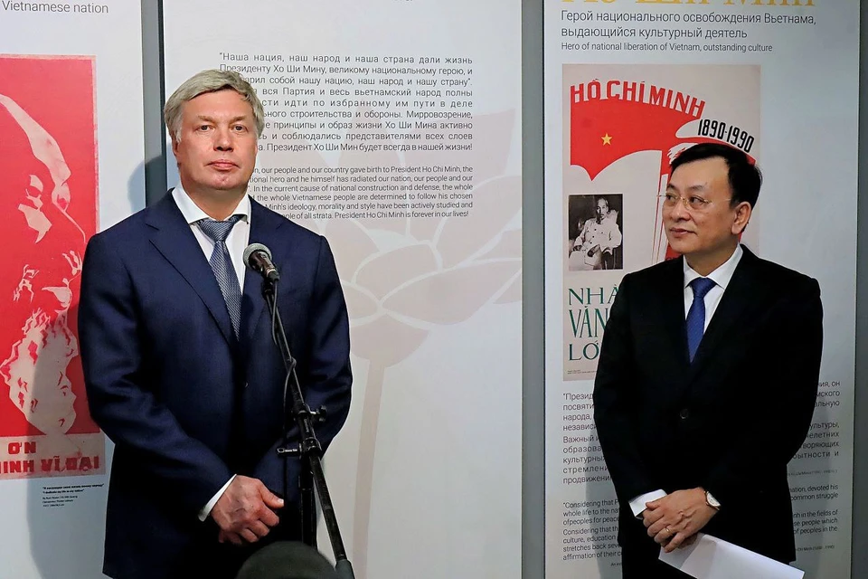 Выставку посетил губернатор Ульяновской области Алексей Русских. ФОТО: С. Лоскутов.