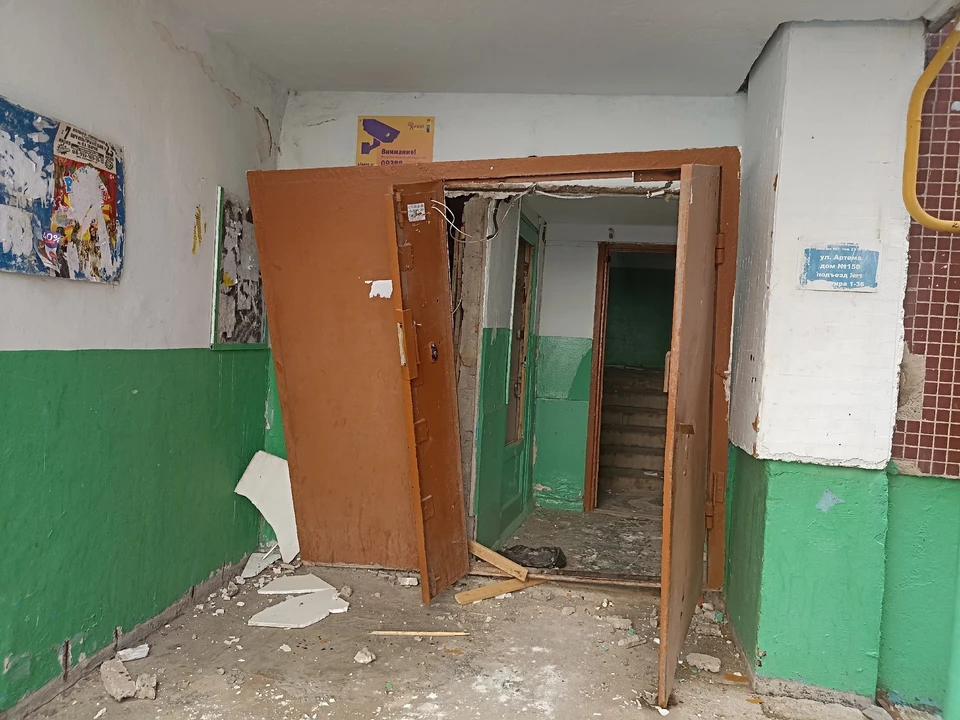 Два слесаря аварийно-восстановительных работ получили тяжёлые травмы.