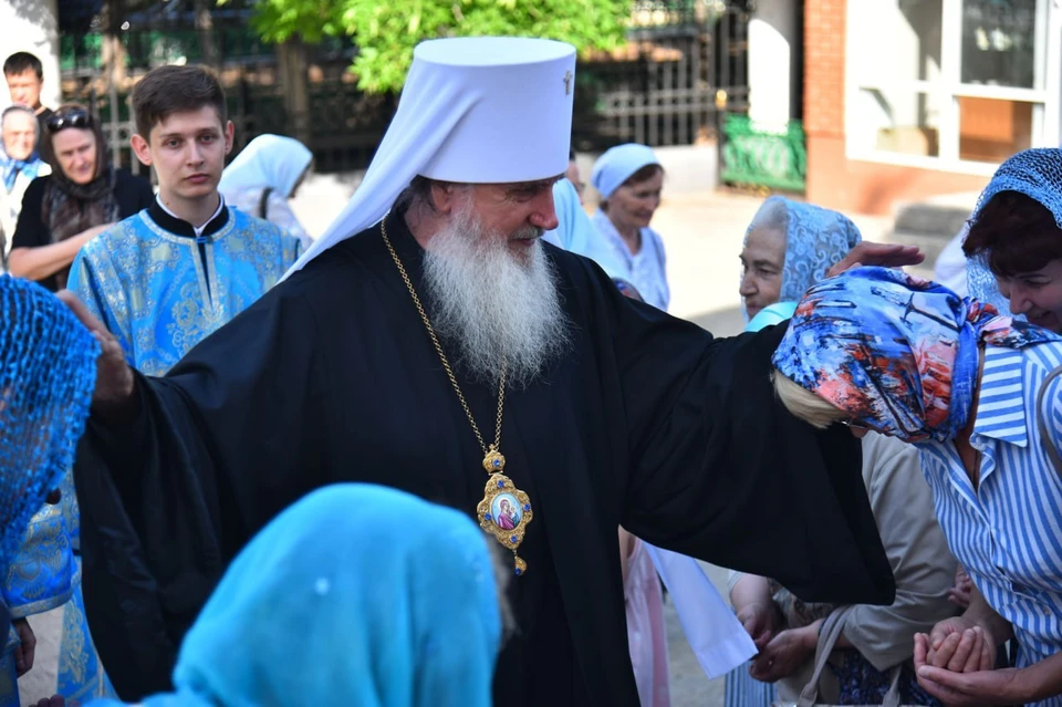В Никольском кафедральном соборе Оренбурга состоялись Божественная литургия и водосвятный молебен