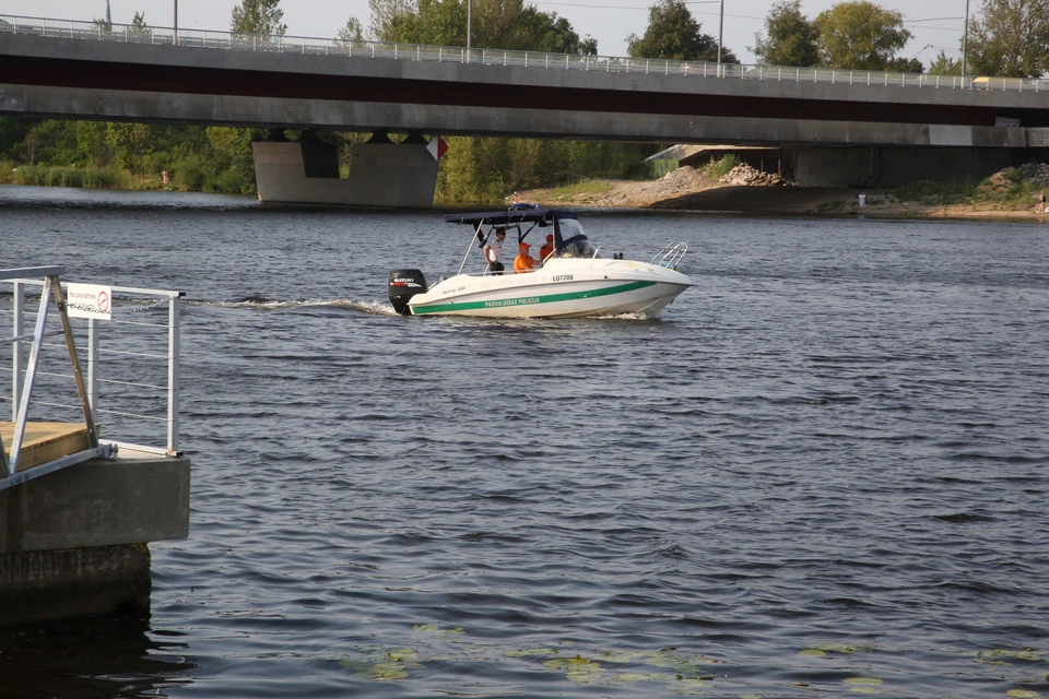 19 человек застряли на острове в Нижнем Новгороде из-за неисправного катера.