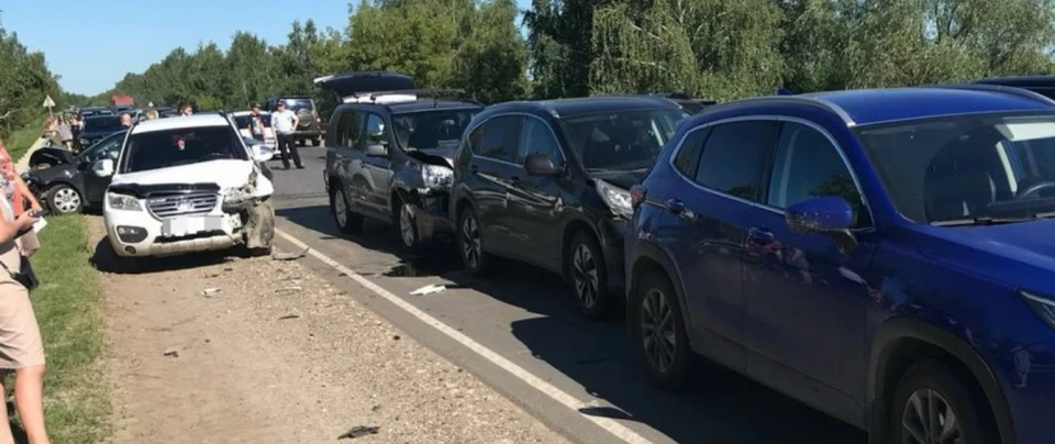 В массовой аварии в Рязанском районе пострадали три человека.