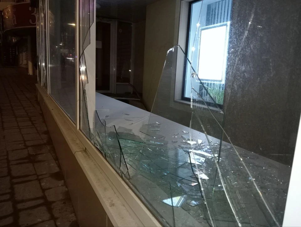 При четвертом за день обстреле Шебекино в 53 квартирах многоэтажки выбиты окна.