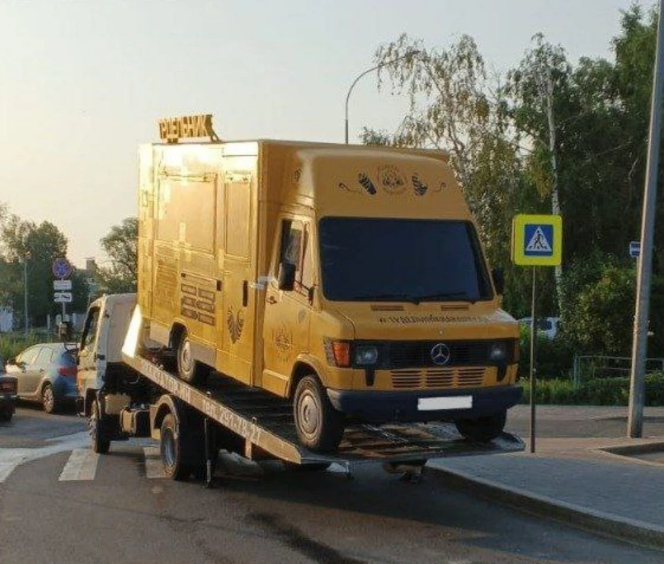 Нелегальный фудтрак отправили на штрафстоянку в Нижнем Новгороде.