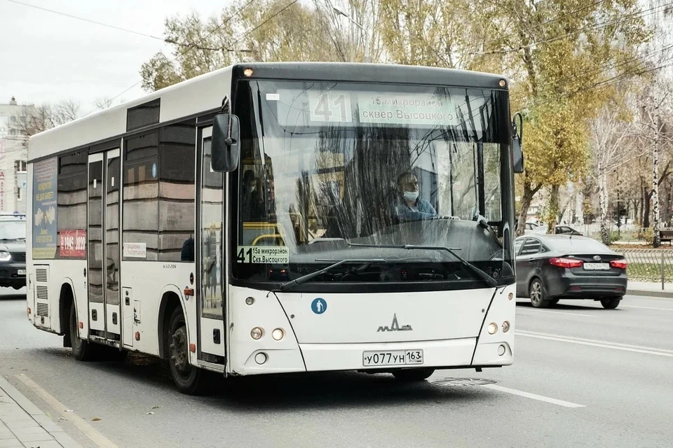 По словам эксперта, транспорт нужно отдать в руки муниципального предприятия.